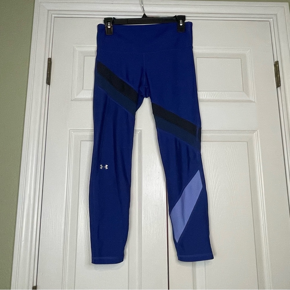 Under Armour Royal Blue Capris Leggings with Black and Blue Accents
